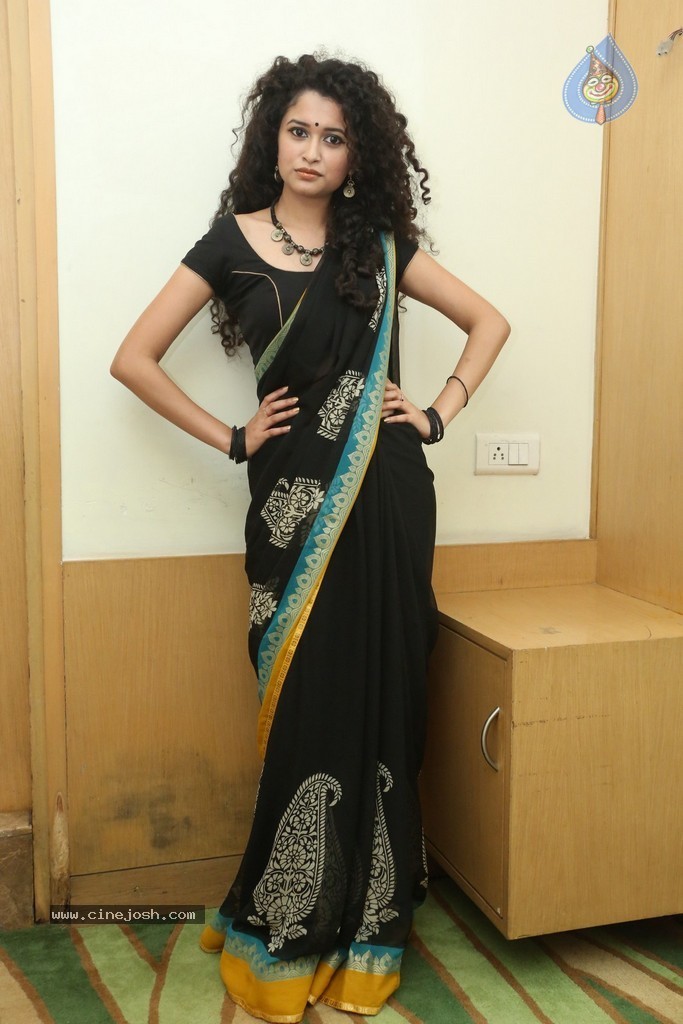 Sowmya Sukumar New Photos - 51 / 140 photos