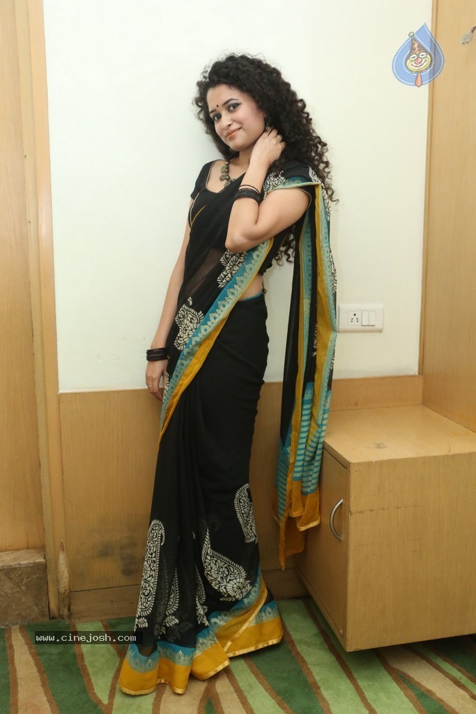 Sowmya Sukumar New Photos - 86 / 140 photos