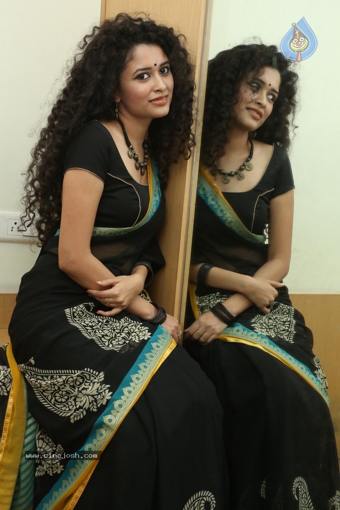 Sowmya Sukumar New Photos - 119 / 140 photos