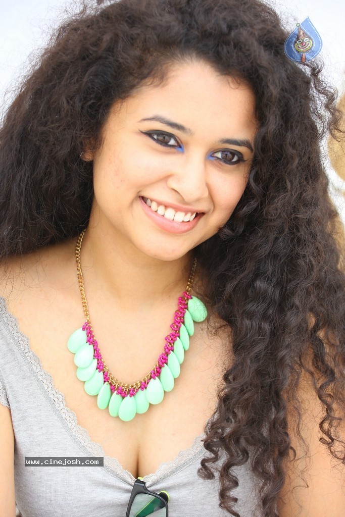 Sowmya Sukumar Pics - 16 / 141 photos