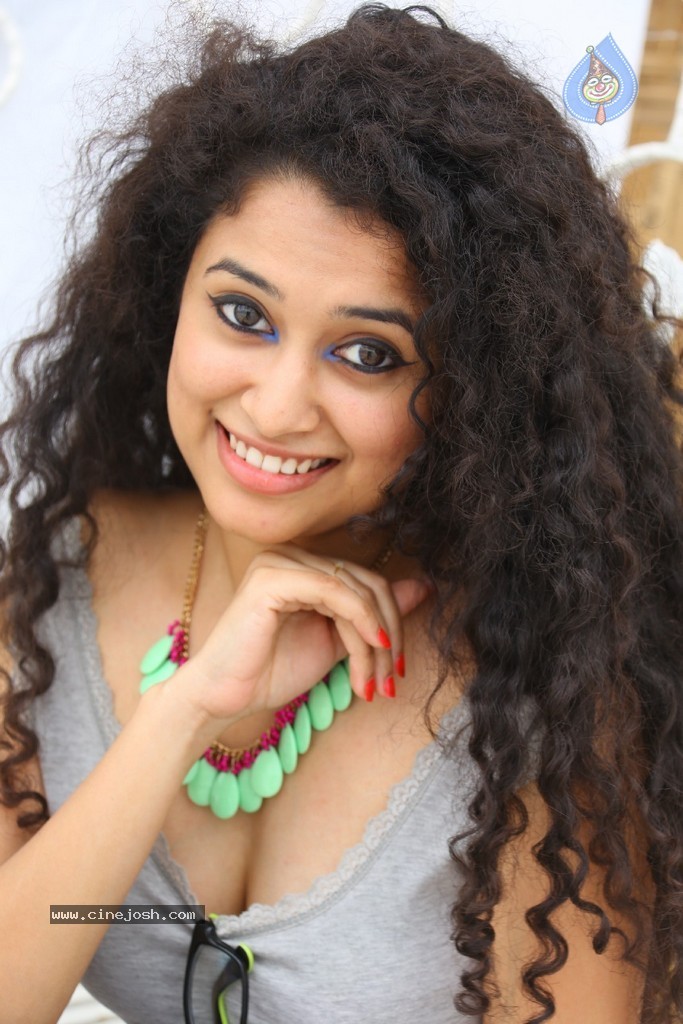 Sowmya Sukumar Pics - 133 / 141 photos
