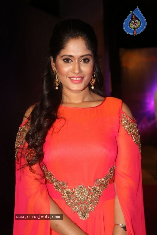 Sowmya Venugopal at Zee Apsara Awards - 24 / 41 photos
