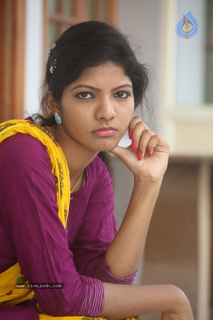 Sravani New Stills - 53 / 90 photos