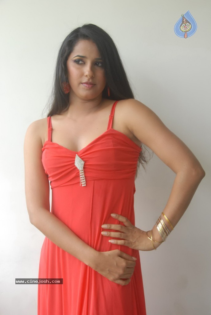 Sravya Reddy New Hot Stills - 19 / 73 photos