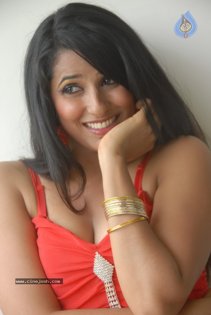 Sravya Reddy New Hot Stills - 25 / 73 photos