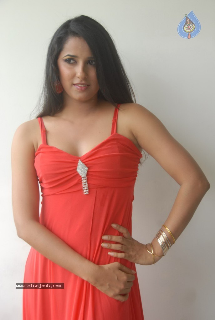 Sravya Reddy New Hot Stills - 42 / 73 photos
