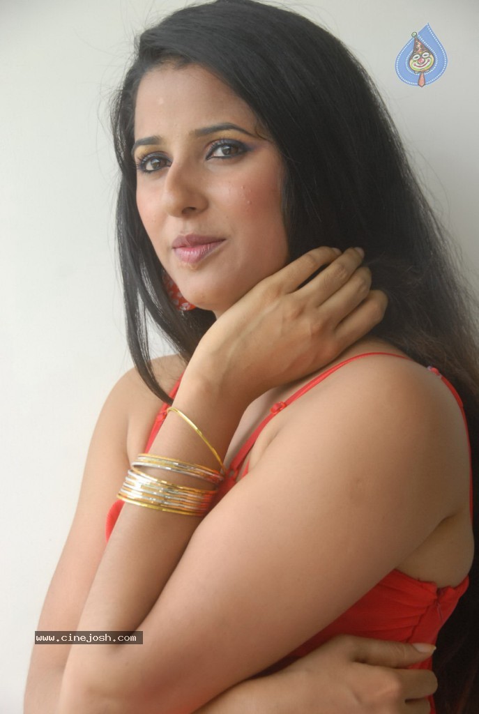 Sravya Reddy New Hot Stills - 72 / 73 photos