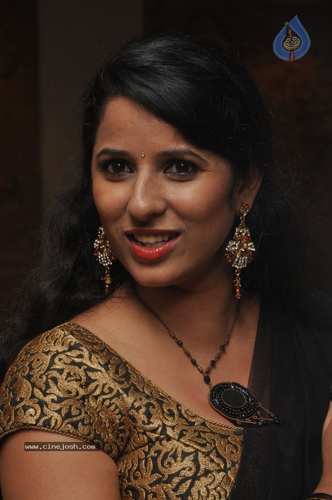 Sravya Reddy New Pics - 2 / 62 photos