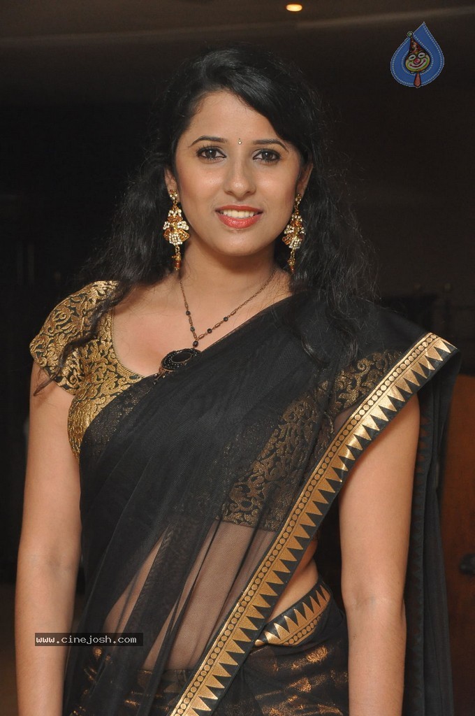 Sravya Reddy New Pics - 39 / 62 photos