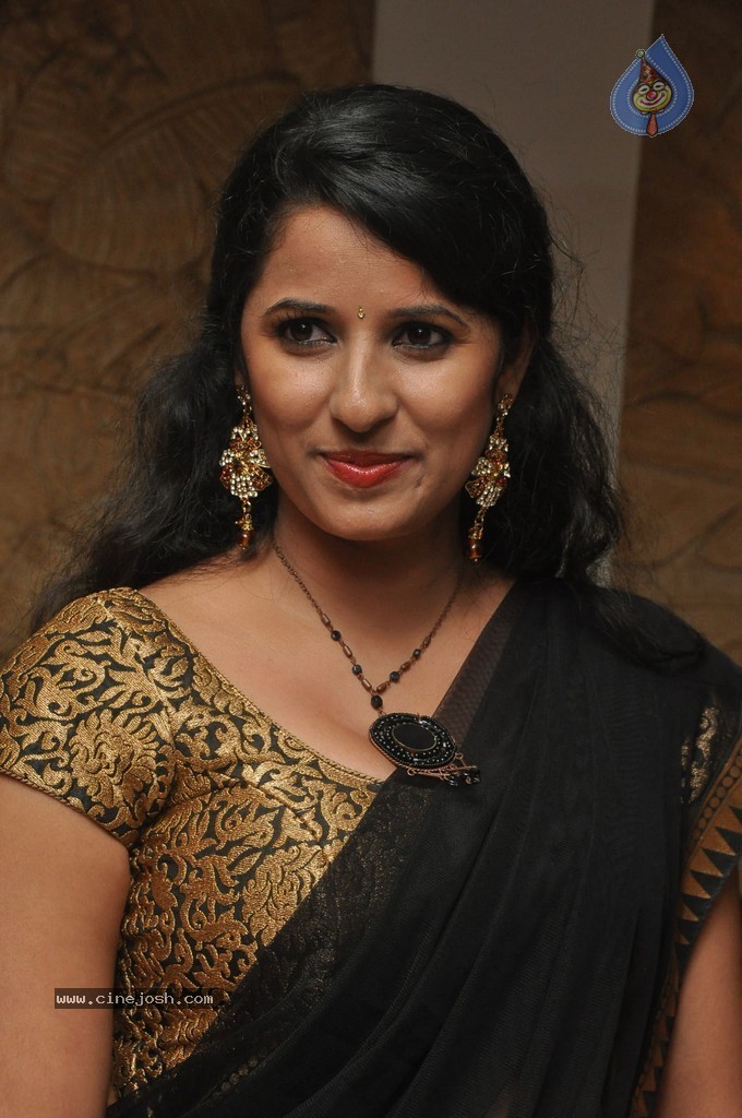 Sravya Reddy New Pics - 46 / 62 photos