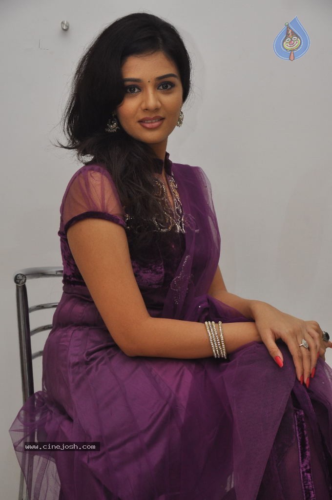 Sree Mukhi New Gallery - 28 / 39 photos