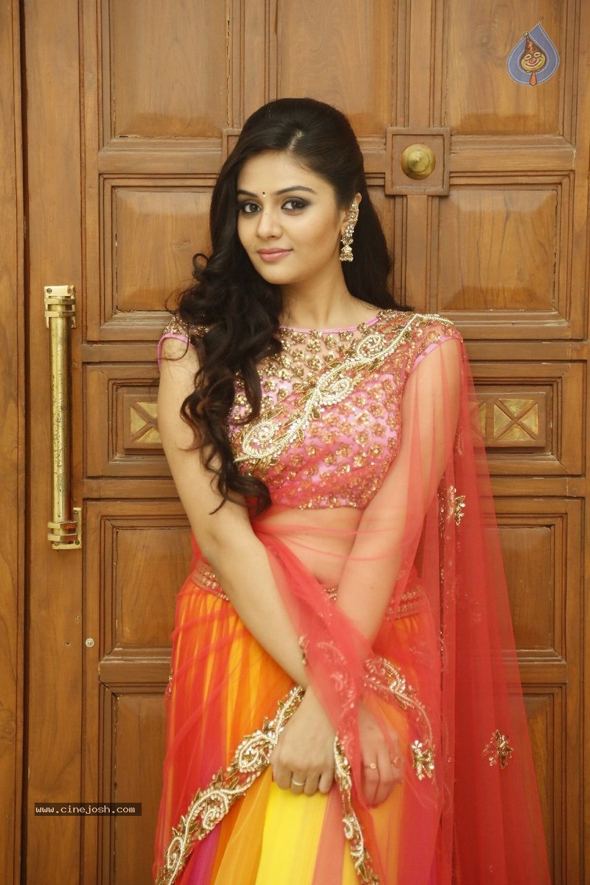 Sree Mukhi New Photos - 58 / 64 photos