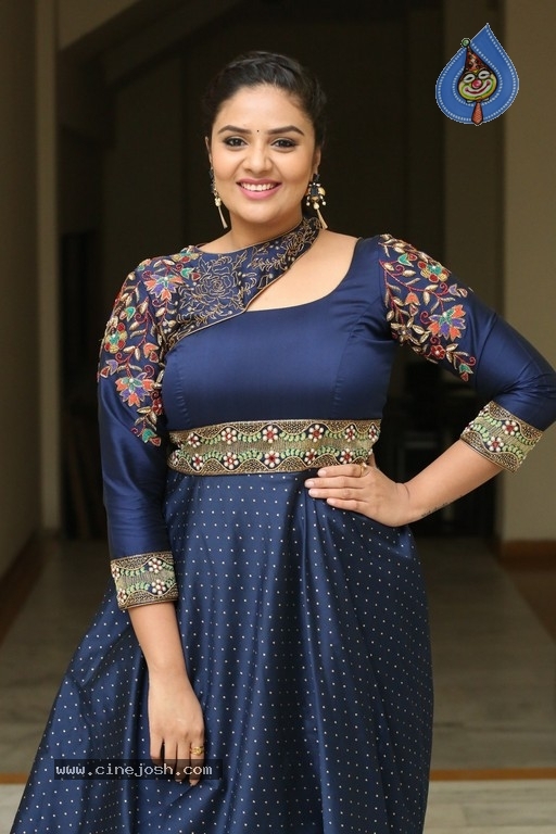 Sreemukhi Gallery - 12 / 21 photos