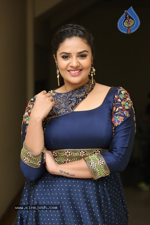 Sreemukhi Gallery - 17 / 21 photos