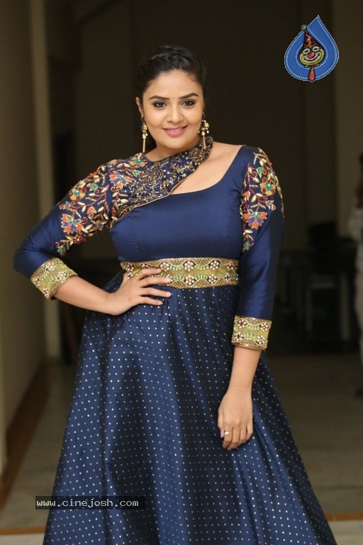 Sreemukhi Gallery - 18 / 21 photos