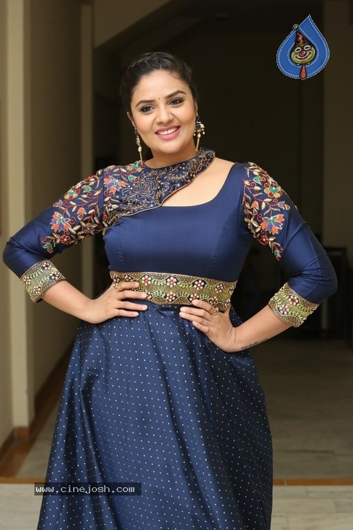 Sreemukhi Gallery - 20 / 21 photos