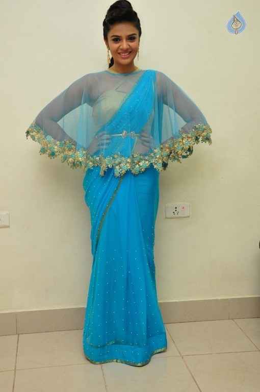 Sreemukhi Latest Pics - 15 / 29 photos