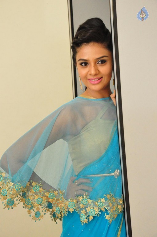 Sreemukhi Latest Pics - 17 / 29 photos