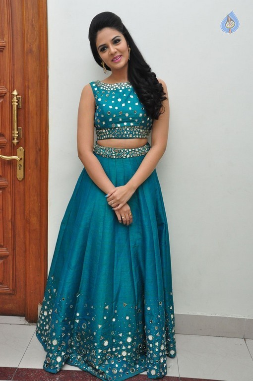 Sreemukhi New Pics - 25 / 42 photos