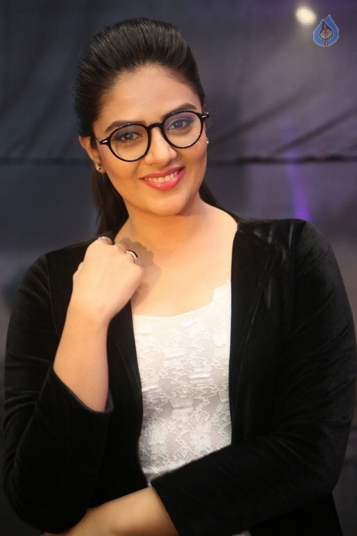 Sreemukhi Photos - 17 / 18 photos