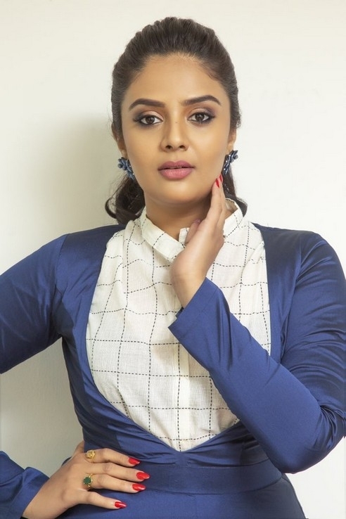 Sreemukhi Stills - 2 / 8 photos