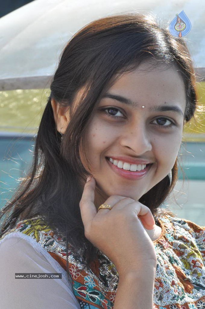 Sri Divya Latest Gallery - 11 / 49 photos