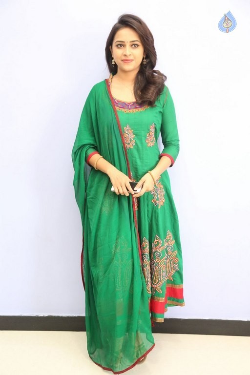 Sri Divya Latest Gallery - 9 / 33 photos