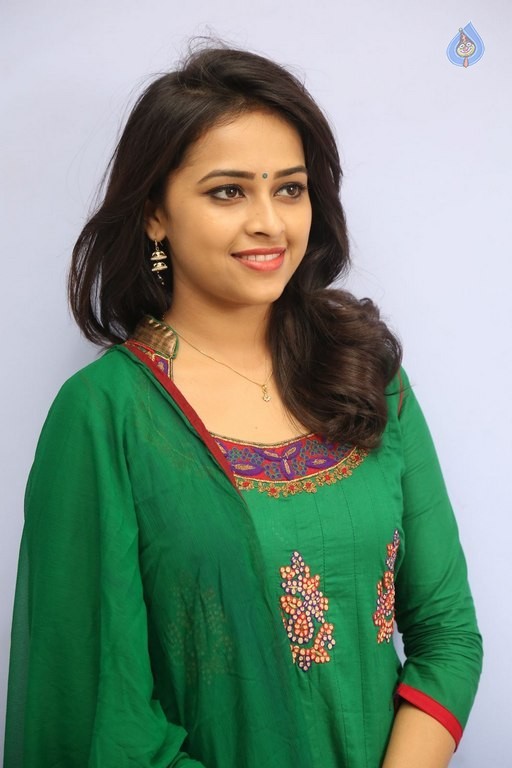 Sri Divya Latest Gallery - 12 / 33 photos