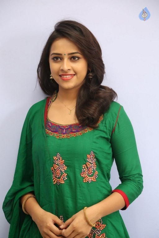 Sri Divya Latest Gallery - 28 / 33 photos