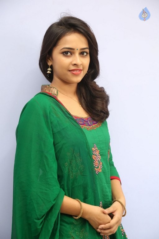 Sri Divya Latest Gallery - 30 / 33 photos