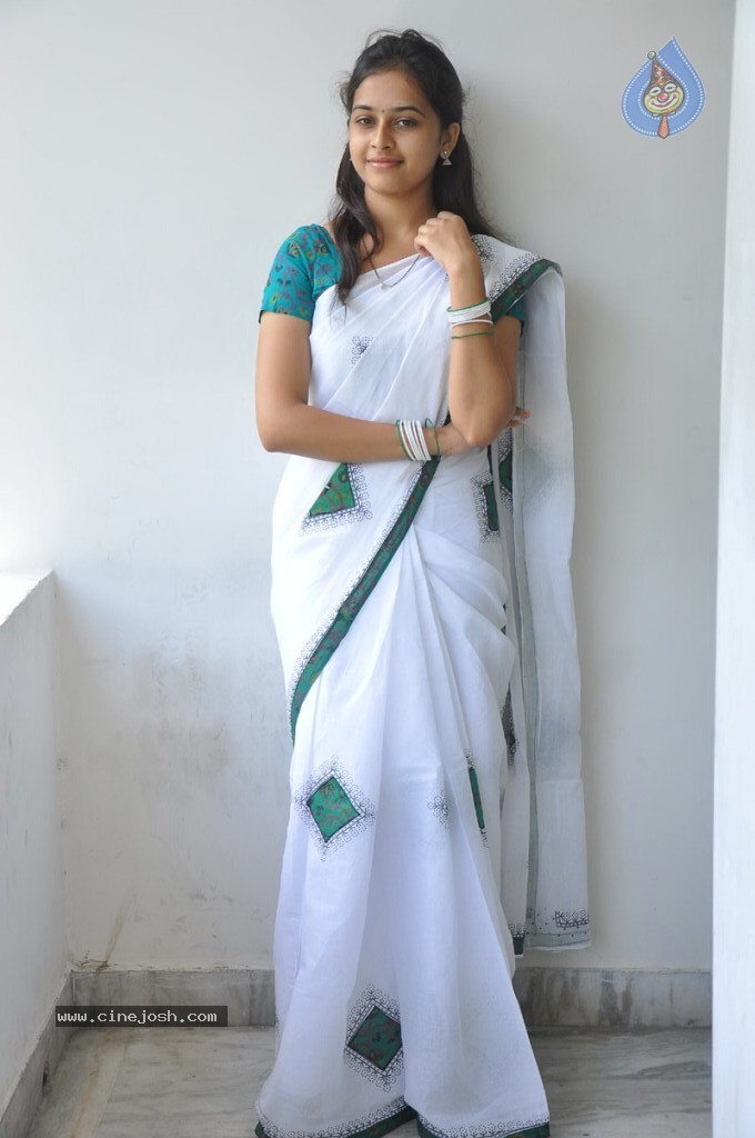 Sri Divya Latest Photos - 36 / 60 photos