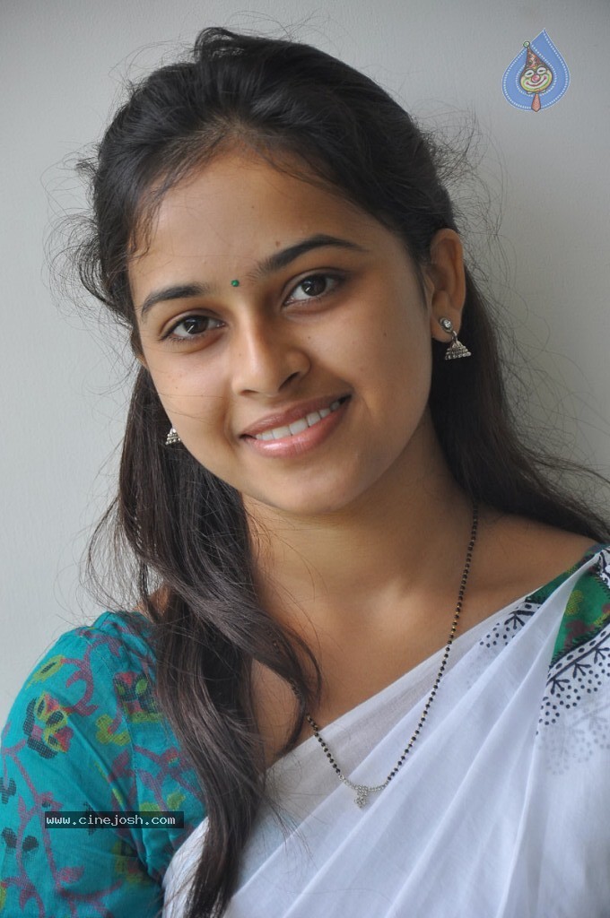 Sri Divya Latest Photos - 57 / 60 photos