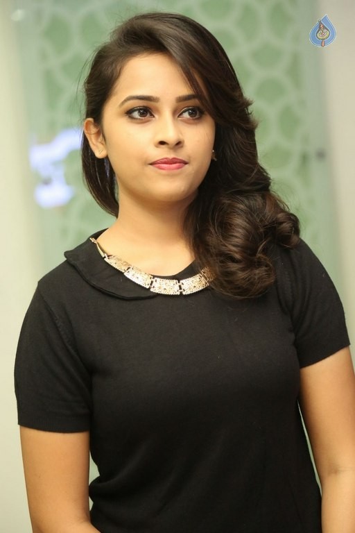 Sri Divya Latest Photos - 41 / 42 photos