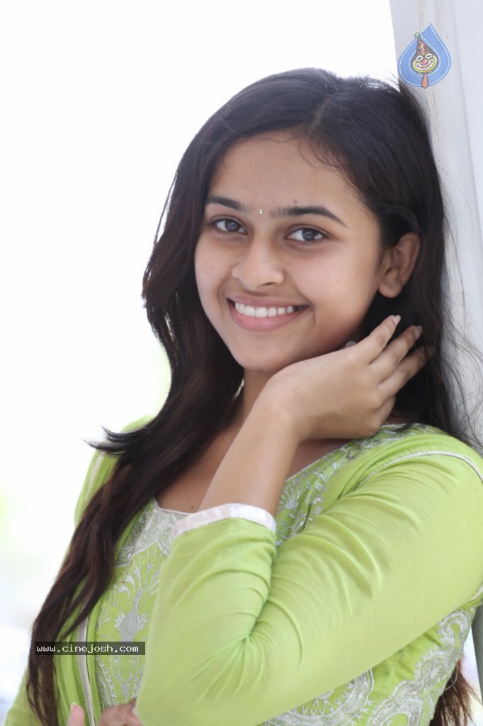 Sri Divya Latest Photos - 6 / 80 photos