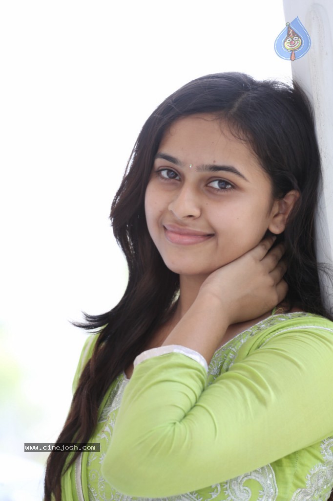 Sri Divya Latest Photos - 11 / 80 photos