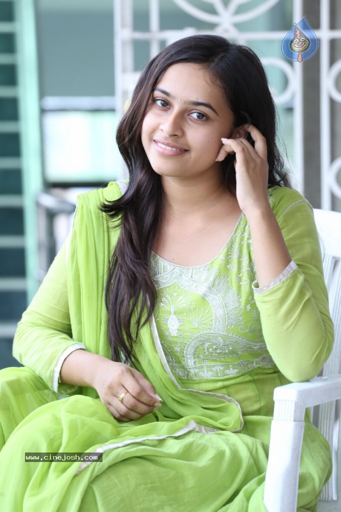 Sri Divya Latest Photos - 14 / 80 photos