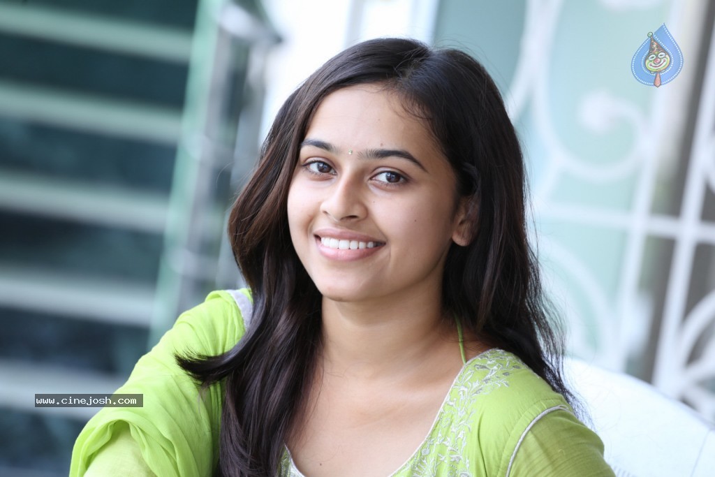 Sri Divya Latest Photos - 22 / 80 photos