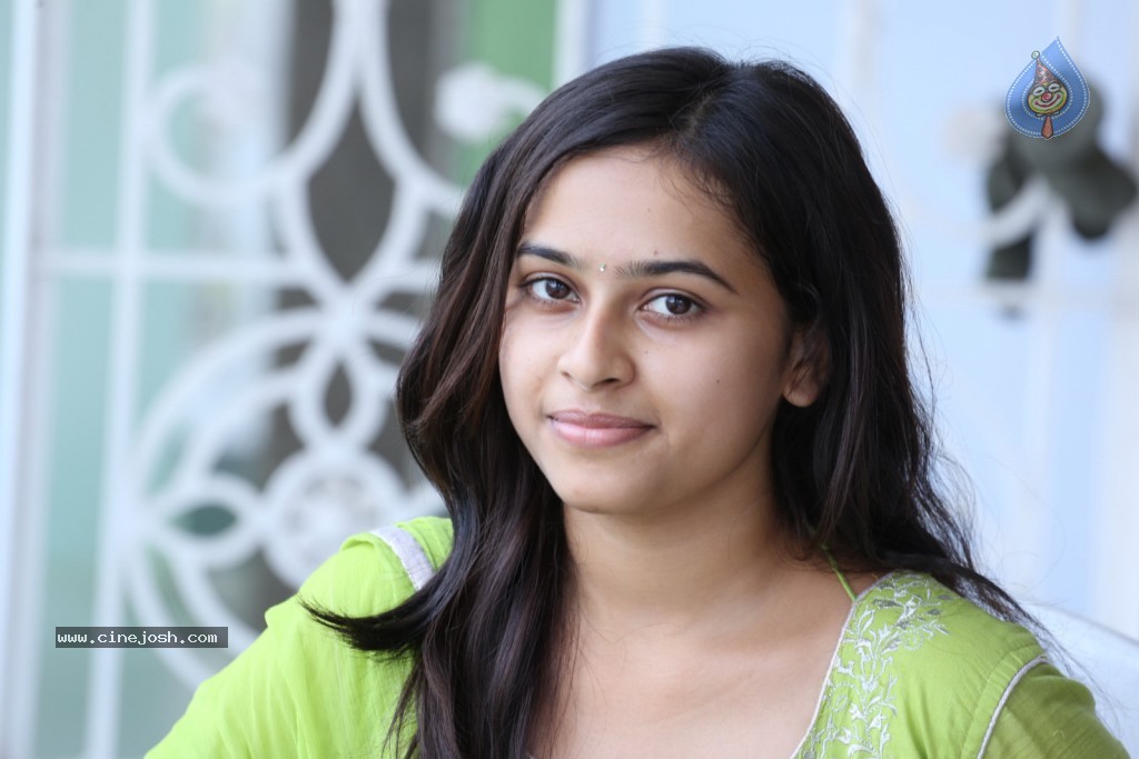 Sri Divya Latest Photos - 32 / 80 photos