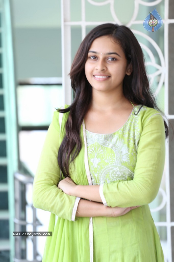 Sri Divya Latest Photos - 43 / 80 photos