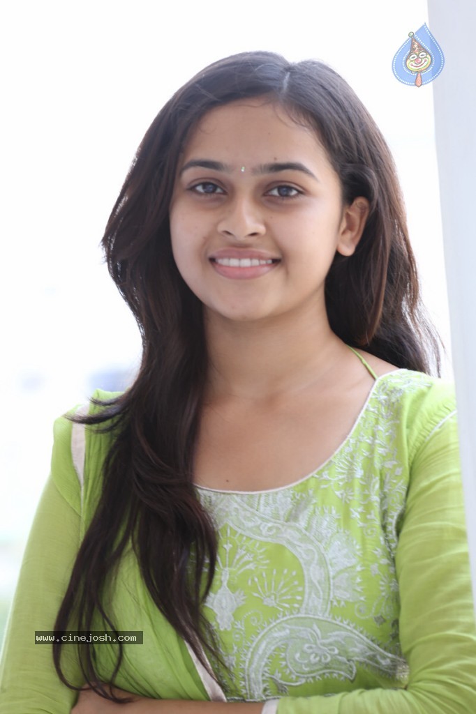 sri divya hot