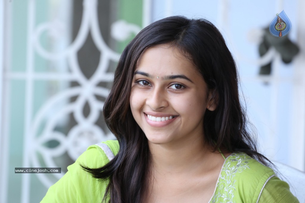 Sri Divya Latest Photos - 70 / 80 photos