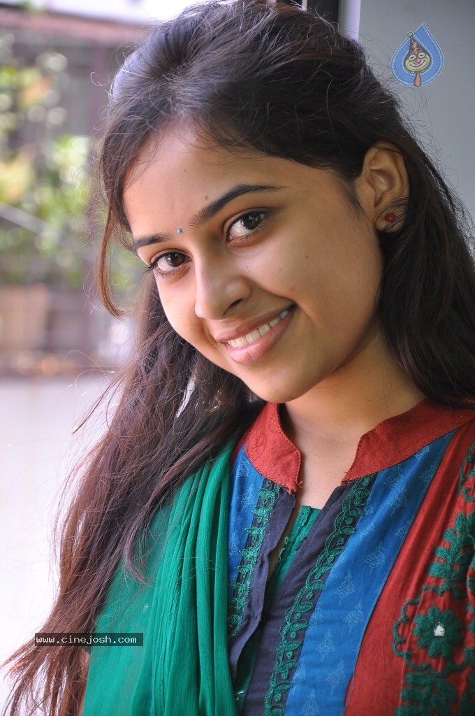 Sri Divya Latest Pics - 13 / 43 photos