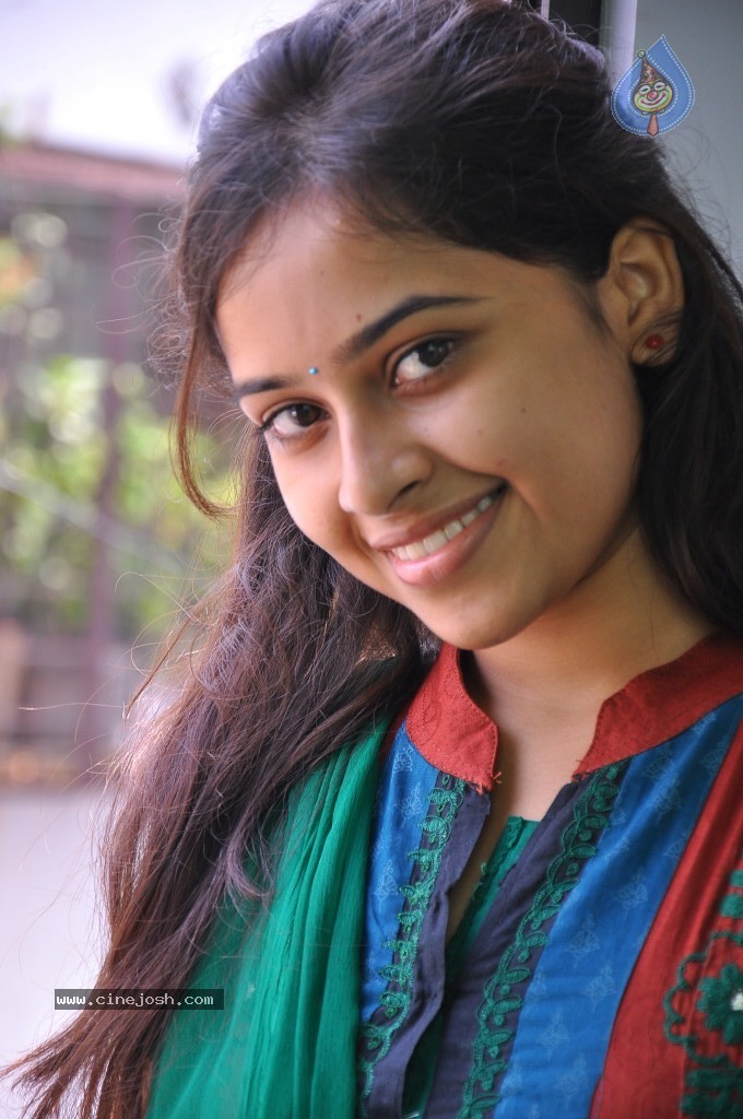 Sri Divya Latest Pics - 38 / 43 photos