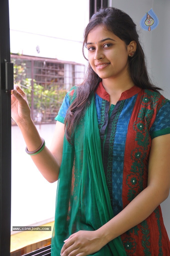 Sri Divya Latest Pics - 39 / 43 photos