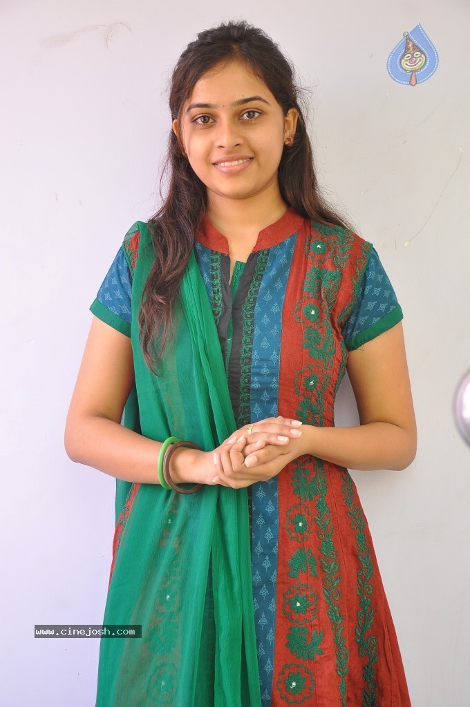 Sri Divya Latest Pics - 41 / 43 photos