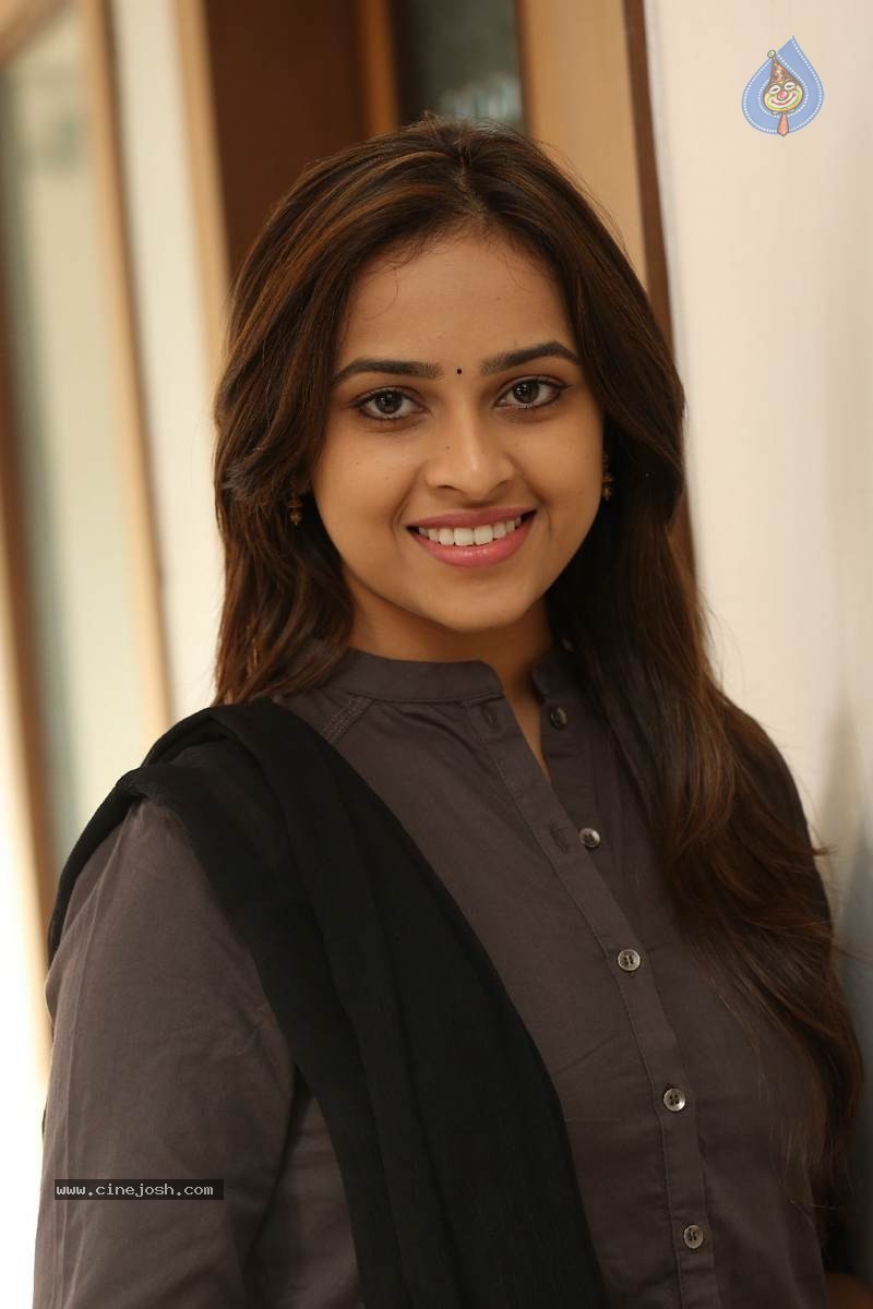 Sri Divya New Gallery - 51 / 60 photos
