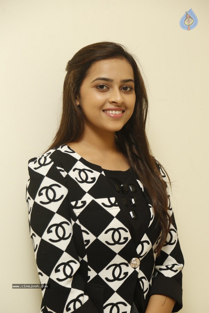 Sri Divya New Gallery - 5 / 59 photos
