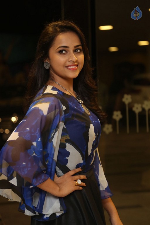 Sri Divya New Pics - 26 / 42 photos