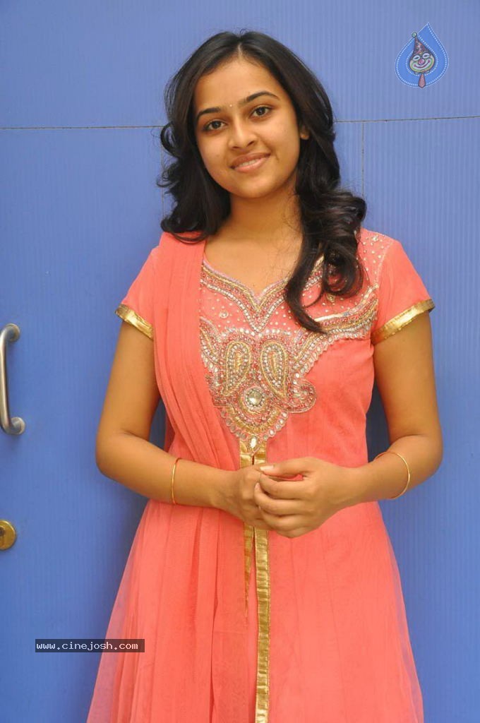 Sri Divya New Stills - 4 / 37 photos