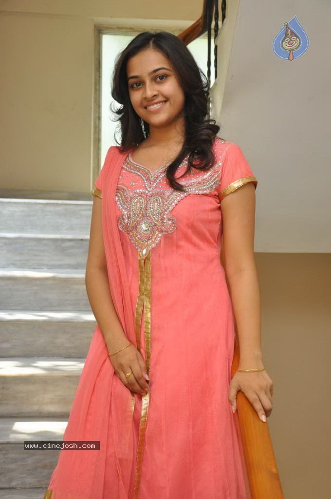 Sri Divya New Stills - 22 / 37 photos